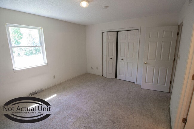 Building Photo - 1910 Mirtle Grove Ct