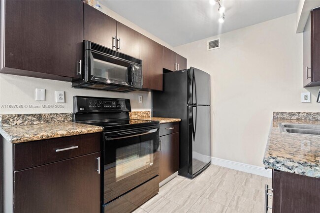 Building Photo - 4743 NW 97th Ct