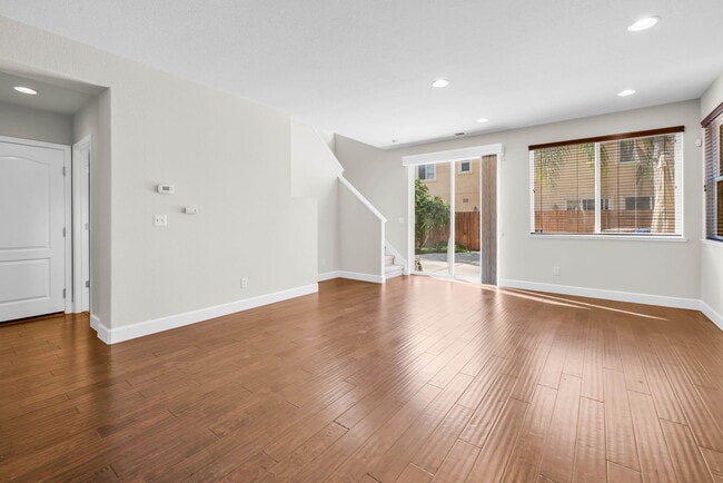 Building Photo - 9 Dulcibbella Pl