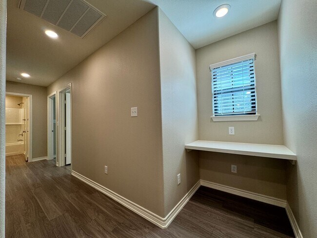 Building Photo - 14568 CR 2191