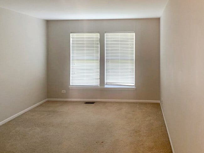 Building Photo - 942 Blue Ridge Dr