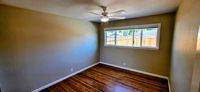 Building Photo - 40830 Robin St