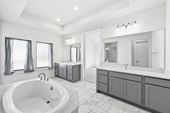 Building Photo - 9201 Spire View