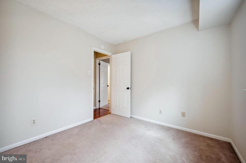 Building Photo - 70 Le Forge Ct