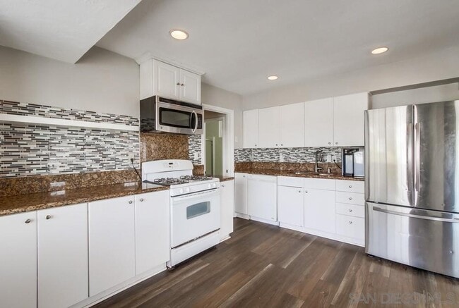Building Photo - 6327 Newsome Dr