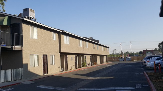Building Photo - 2010 Larcus Ave