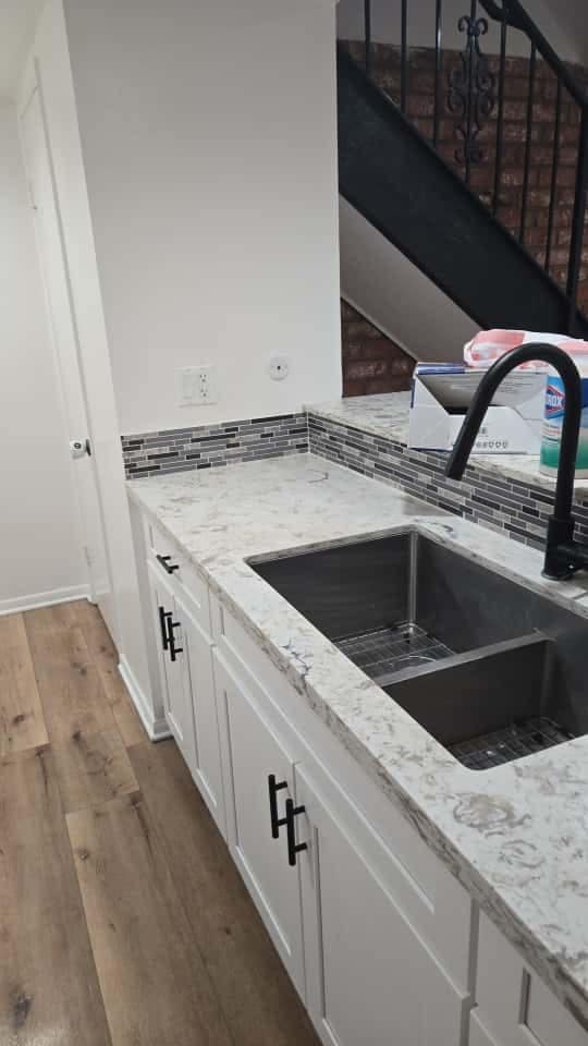 Building Photo - House for Rent