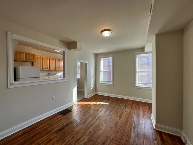 Building Photo - Bright and Airy 4Bedroom Townhome in Waverly