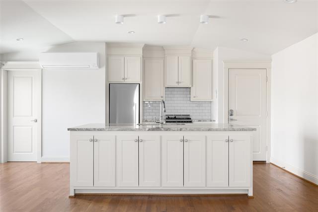 Building Photo - 5623 McCommas Blvd