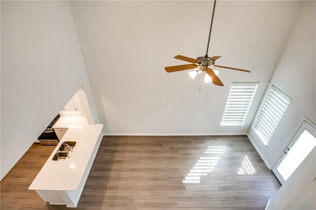 Building Photo - 701 Durness Dr