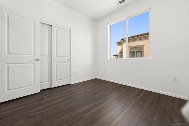 Building Photo - 1207 Paseo Seashore