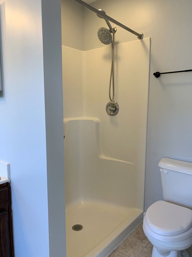Building Photo - Spacious 3-Bed / 2.5-Bath Townhome – Antrim Crossing Subdivision