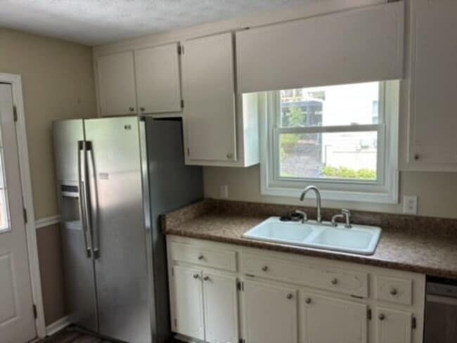 Building Photo - 1187 Lightfoot Dr