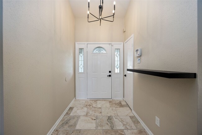Building Photo - 2331 Ridgemont Dr