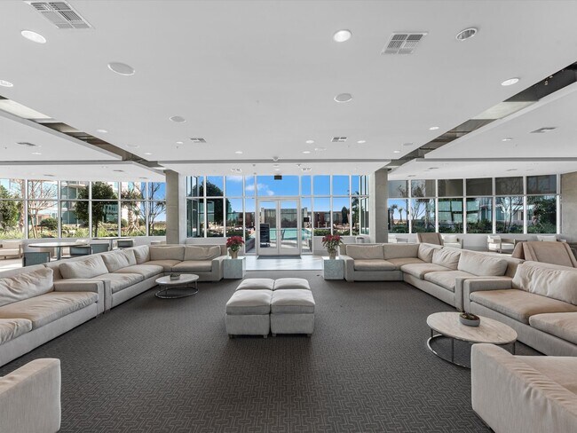 Building Photo - 5925 Almeda Rd