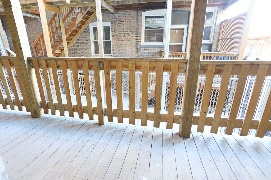 Building Photo - 4415 N Wolcott Ave