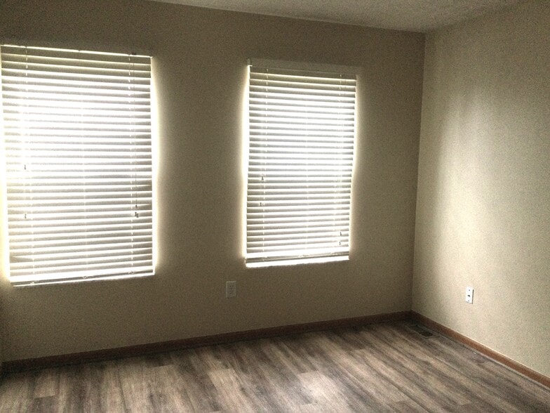 Building Photo - 1915 Berwick Ct