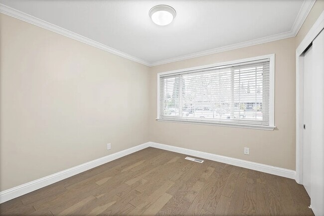 Building Photo - 875 Brittany Ln