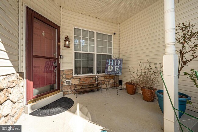 Building Photo - 227 Birchwood Dr