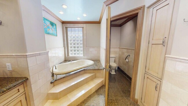 Building Photo - Luxury Coronado Condo in Regatta Bay