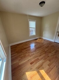 Building Photo - 530 Broad St