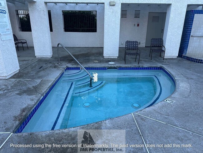 Building Photo - Welcome to this stunning 2-bedroom+loft, l...