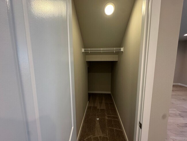 Building Photo - Amazing 3 bedroom Brand new home!!