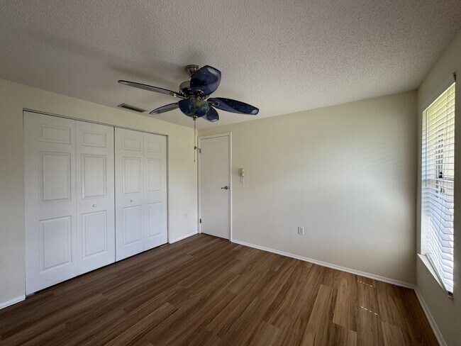 Building Photo - 129 Algiers Dr