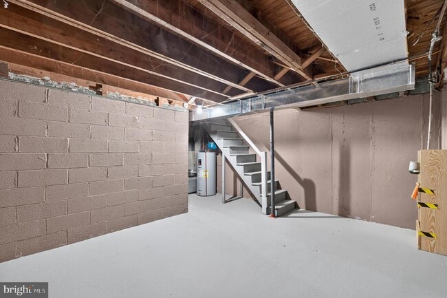 Building Photo - 53 Madison Dr