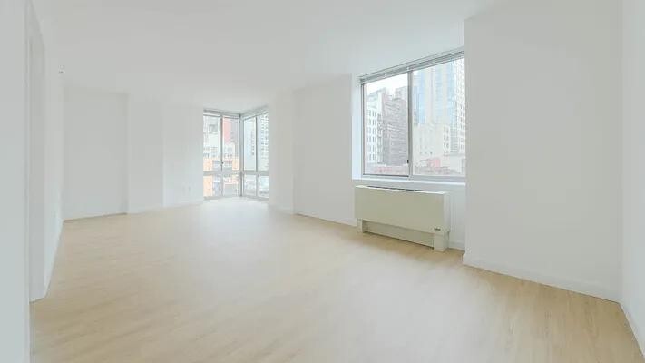 Building Photo - 400 W 37th St