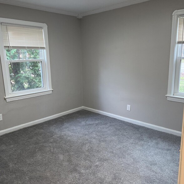 Building Photo - 25731 Forestview Ave