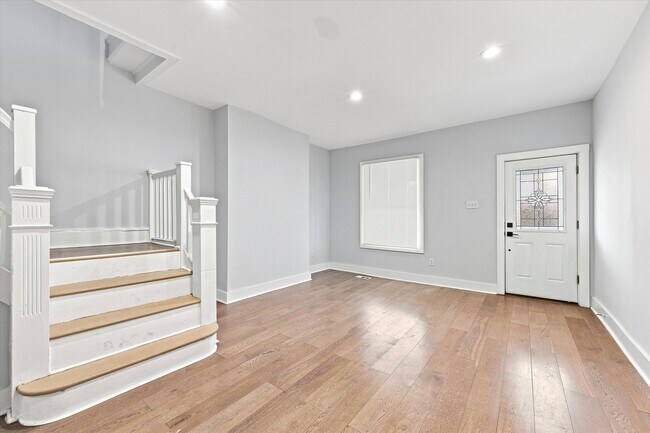 Building Photo - 5515 Catharine St