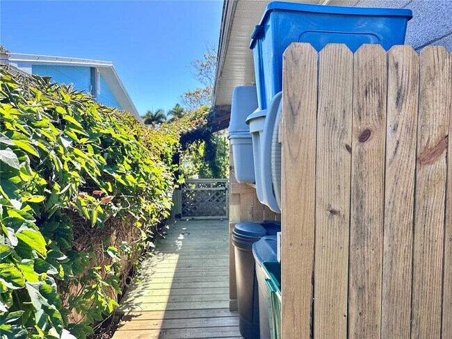 Building Photo - 5417 Jersey Ave S