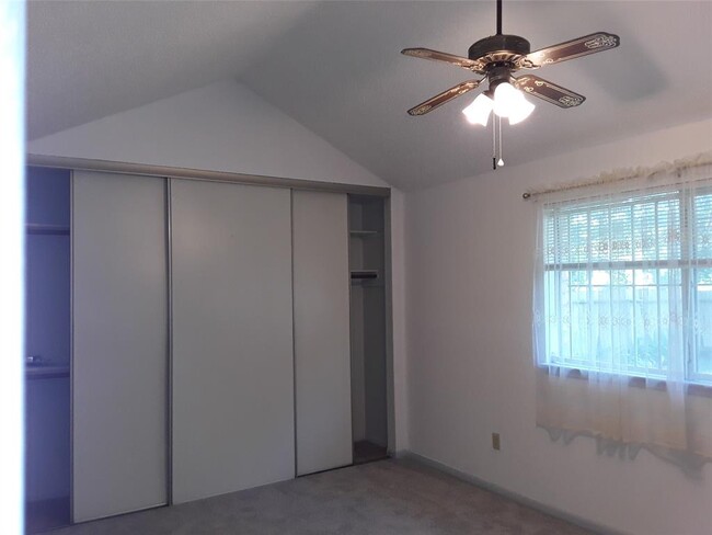 Building Photo - 3119 E Heatherock Cir