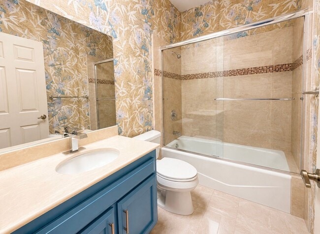 Building Photo - 2 Bedroom 2 Bath Bay Park Condo with Stunning Mission Bay Views!!