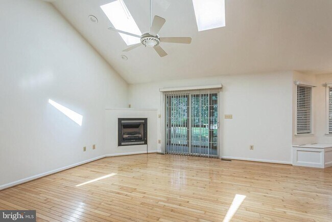 Building Photo - 14610 Balsam Ct