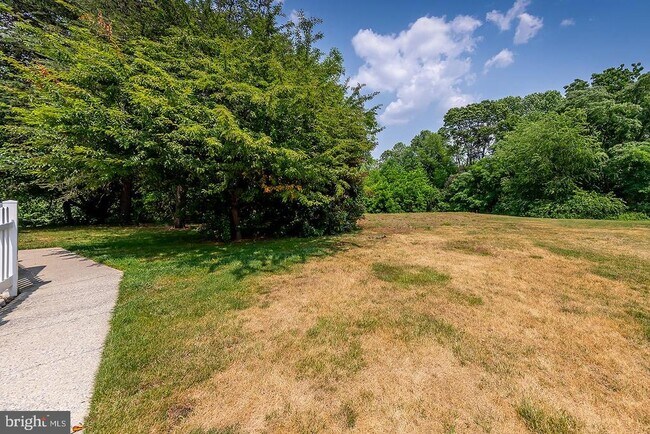 Building Photo - 1122 Tristram Cir