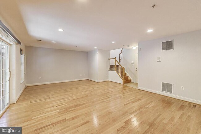 Building Photo - 6402 Spring View Pl