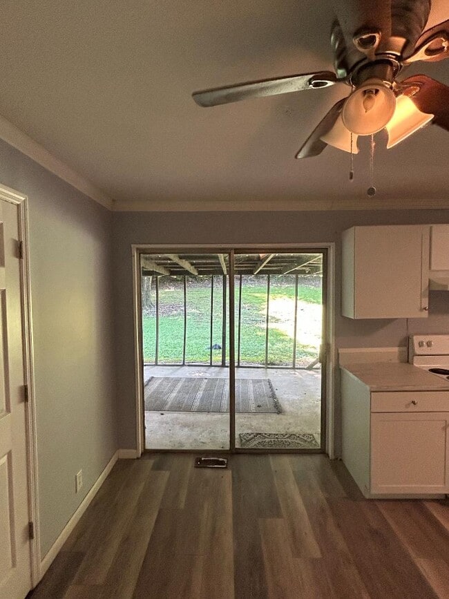Building Photo - 464 Apache Trail NW