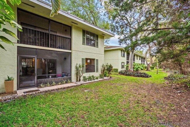 Building Photo - 2001 Sabal Ridge Ct