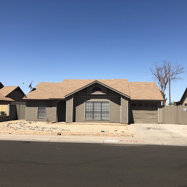 Great Location! - 75th Ave & Camelback ... - Great Location!   -  75th Ave & Camelback ...