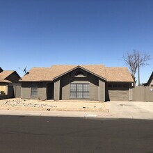 Building Photo - Great Location! - 75th Ave & Camelback ...
