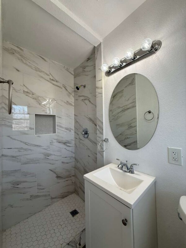 Building Photo - 339 Brettonwood Dr