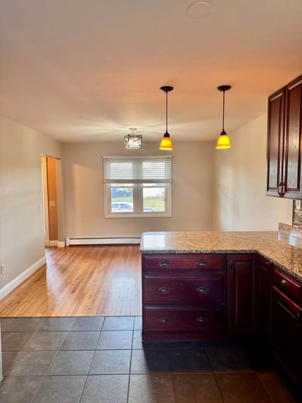 Building Photo - 3 Clover Ln