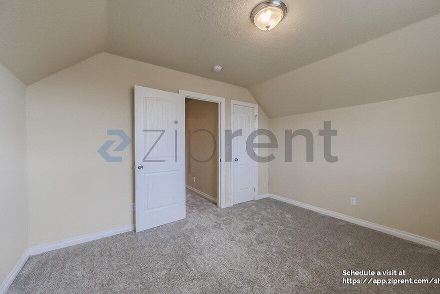 Building Photo - 10326 Avondale Dr