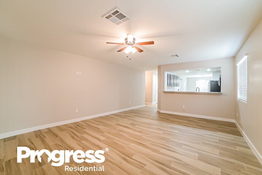 Building Photo - 6519 S 38th Ln