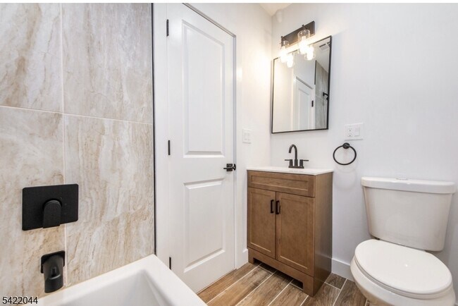 Building Photo - 227 21st St