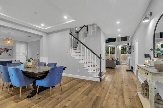 Building Photo - 211 Maple Path Pl