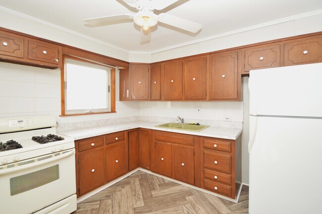 Building Photo - 2828 Sellers St