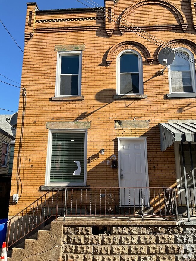 Building Photo - 2 Bedroom 1.5 bath updated  Property in Oa...